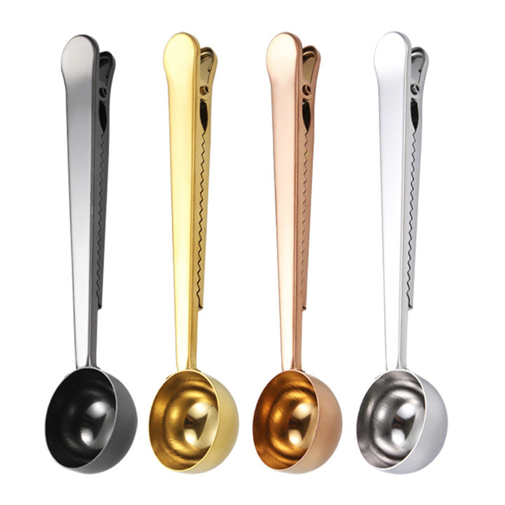 Multifunctional spoon/bucket and clamp in one