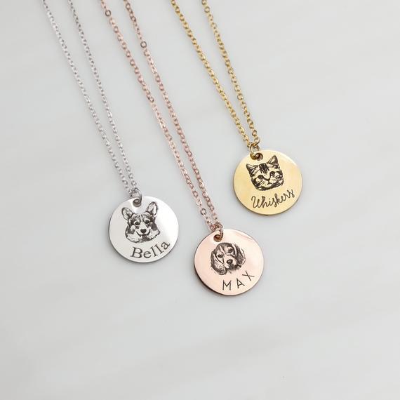 Halsband med porträtt av ditt husdjur